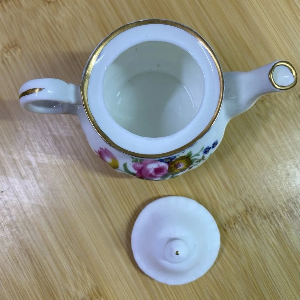 Arthur Wood & Son Ceramic Floral Teapot‎ With Lid, Crown Windsor